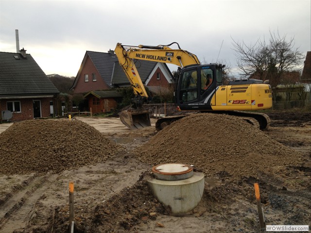 2 Der Bagger rollt an