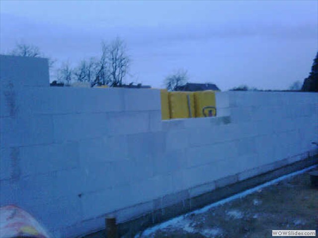 25 So die andere Wand
