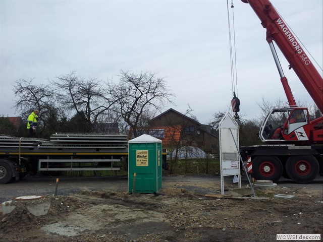 31 Und der Kran geht schon in Position